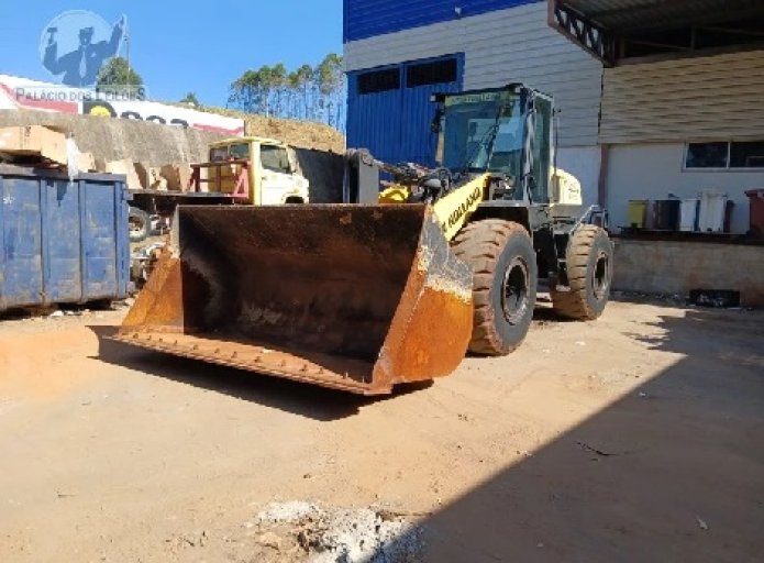 PÁ CARREGADEIRA NEW HOLLAND W190B