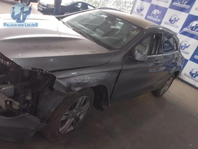 MERCEDES BENZ GLA200 17/17